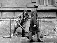 Jeden z hlavních autorů samizdatového magazínu Protější chodník, signatář Charty 77 Ivo Mludek