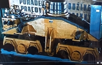 Prototyp vozíku pro přesun kostela v roce 1973