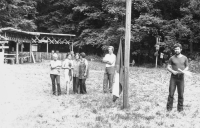 Luděk Rederer (první zprava) na letním táboře v Julinčině údolí v roce 1982