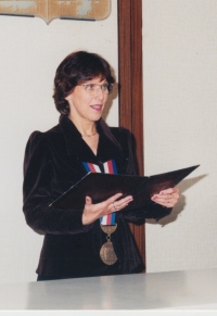 Jana Pekárková na modřanské radnici, 1998