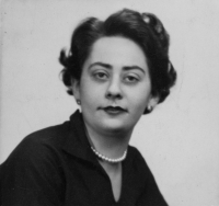 Lizzy v Londýně v dubnu 1952