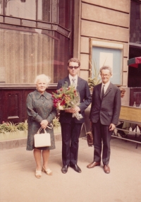 Marie Rychlíková a Vladimír Rychlík s nejstarším synem, 70. léta minulého století