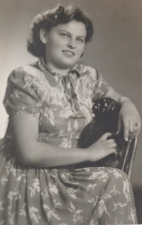 Dobová fotografie Věry Štemprokové
