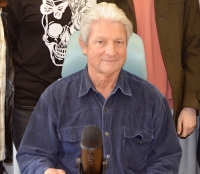 Miloš Janáček při natáčení svého vyprávění pro projekt Příběhy našich sousedů