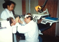 Při práci v ordinaci na Mariahilfer Strasse ve Vídni, 1992