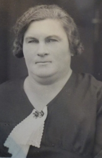 Maminka pamětnice Marie Fialová
