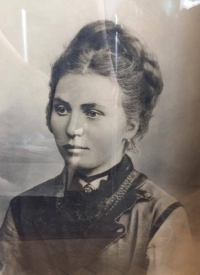 Babička Nováková, matka pamětníkovy matky 