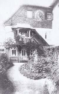 Dům tatínkovy rodiny v Jiříkově v Kostelní ulici