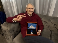 Emil Sedlačko with the National Memory Award, which he received in 2025.
