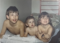 Děti Ladislava Daňka (zleva  Jan, Mikuláš a Johana)
