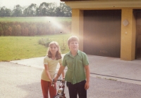 Jaroslav Ostrčilík se sestrou, 90. léta