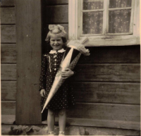 Monika Simchen, rozená Töppel v roce 1955