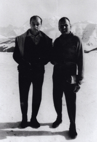 Norbert Auerbach se svým přítelem Gilbertem Rotschildem (r. 1961)