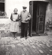Rodiče Karel a Anna Hladíkovi, Polnička, 1984