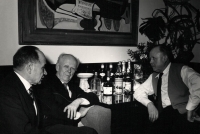 Oslava šedesátých narozenin Bohuslava Fuchse (24.3.1955). Zleva: Sáva Střelec (švagr Bohuslava Fuchse), Bohuslav Fuchs, Gustav Fuchs (bratr Bohuslava Fuchse) 