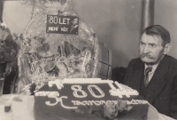 Otec pamětnice ve věku 80 let