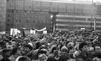 Demonstrace na Mírovém náměstí v Ústí nad Labem, listopad 1989