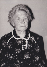 Matka Boženy Frolové Emílie, 70. léta 20. století