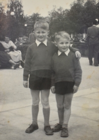 Zleva: bratr Vratislav a Jiří Bušek