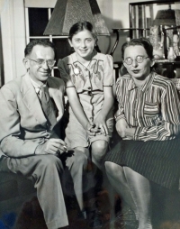 Josef, Libuše a Hedvika krátce po příletu do USA