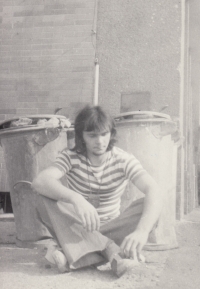 V Karlových Varech, 1975