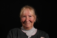 Marcela Papežová při natáčení, 2025 