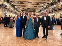 S rodinou na maturitním plese dcery, 2024