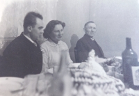 Momentka ze svatby, 1955