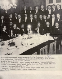 Skautské středisko Mawadani, na fotografii jsou skautští vedoucí oddílů pod střediskem Mawadani, 1945