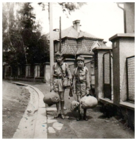 Odjezd na skautský tábor, 1969