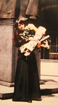 Jana Pekárková, promoce, 1974