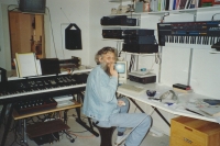 Jiří Růžička ve svém studiu ve Švýcarsku ve druhé polovině 80. let 20. století