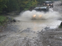 Společná patrola českých a amerických jednotek v Kosovu, září 2010