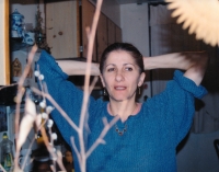 Ilektra Almetidu (Toronto, r. 1998)