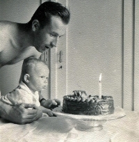 Jan Vazač se synem v době, kdy byl velitelem letky