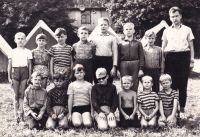 Letní tábor, Jan třetí zprava, Úštěk, 1970