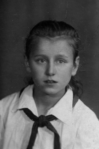 Pamětnice jako pionýrka ve věku deseti let 