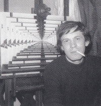 Stanislav Dvorský u obrazu Martina Stejskala