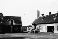 Mlynář František Havránek na dvoře mlýna