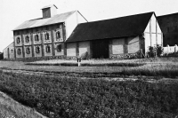 Skladiště obilí v areálu mlýna