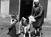 Sestra Jitky Havránkové Alena se zaměstnankyní mlýna paní Joštovou