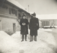 Štamfestovi na dvoře svého statku