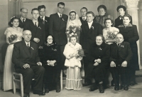 Jiří Ruml, svatba 1950, svatebčané, rodiče nevěsty první řada vpravo, rodiče ženicha už nežili
