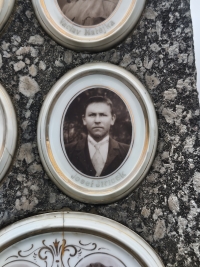 Strýc Josef Jiříček, který měl původně převzít pořežanský statek, ale padl v první světové válce