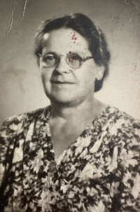 Maminka Anna Mikšovská, foto z doby po válce
