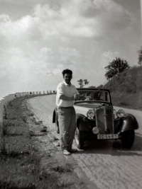 Cesta za otcem Josefem Mikšovským do Valdic, na snímku Josef Pavlíček, tehdy manžel Marie, která byla sestřenice pamětnice