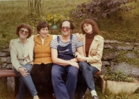 Iva Fišerová, její maminka, bratr a sestra