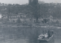 Přívoz na Císařskou louku