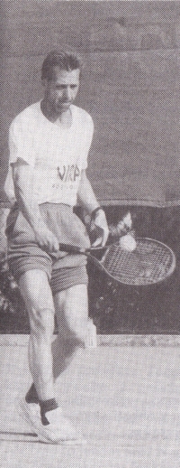 Během tenisového zápasu ve Švýcarsku, 90. léta 