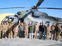 Afghánistán 2012- šestý zprava náčelník gen. štábu Vlastimil Picek, dále velvyslanec ČR v Turecku, JR, velitel jednotky, Dominik Duka
